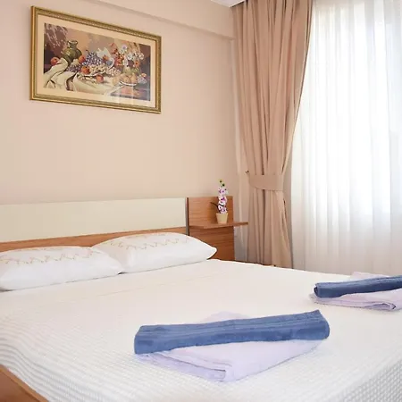Apartman Thera 8 *